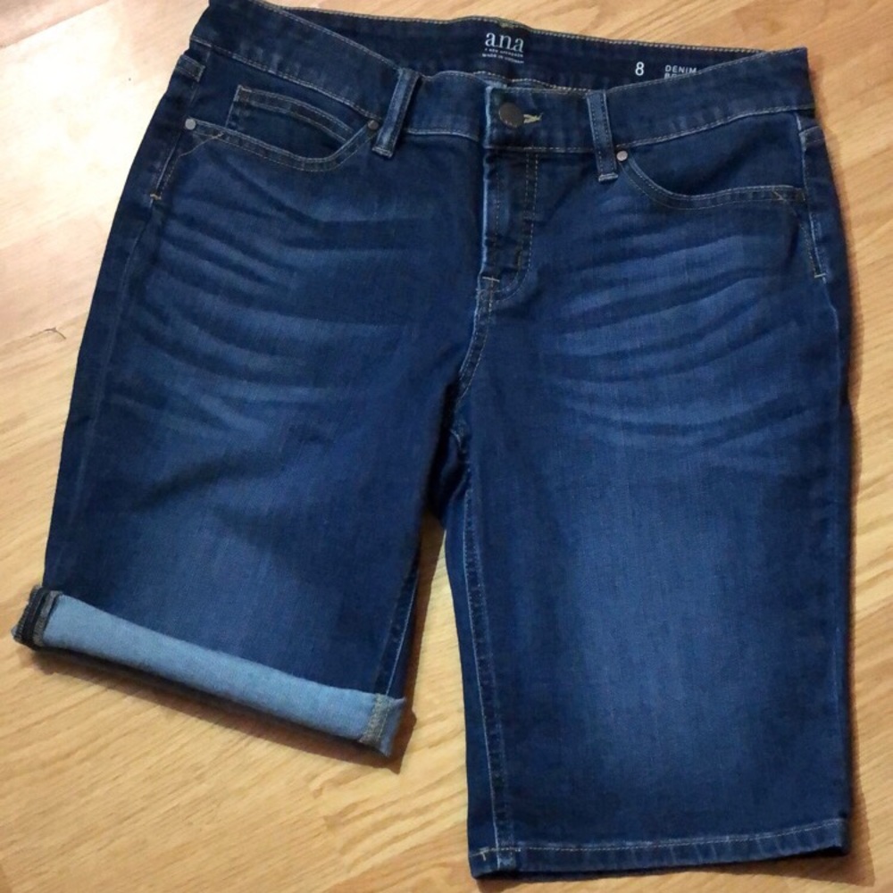 ana Bermuda Shorts
